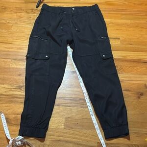 Banana Republic women’s cargo jogger pants- black size Large